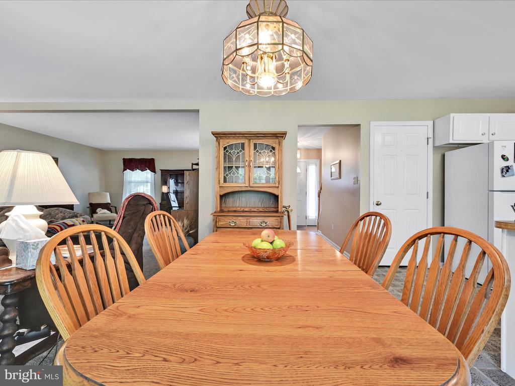 138 Laurie Ln