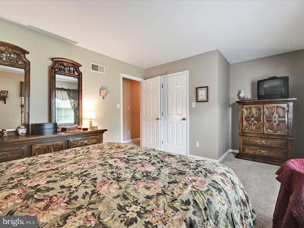138 Laurie Ln