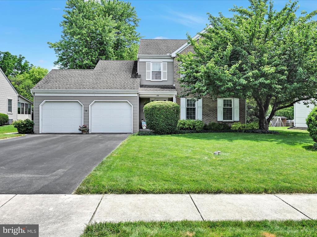 138 Laurie Ln