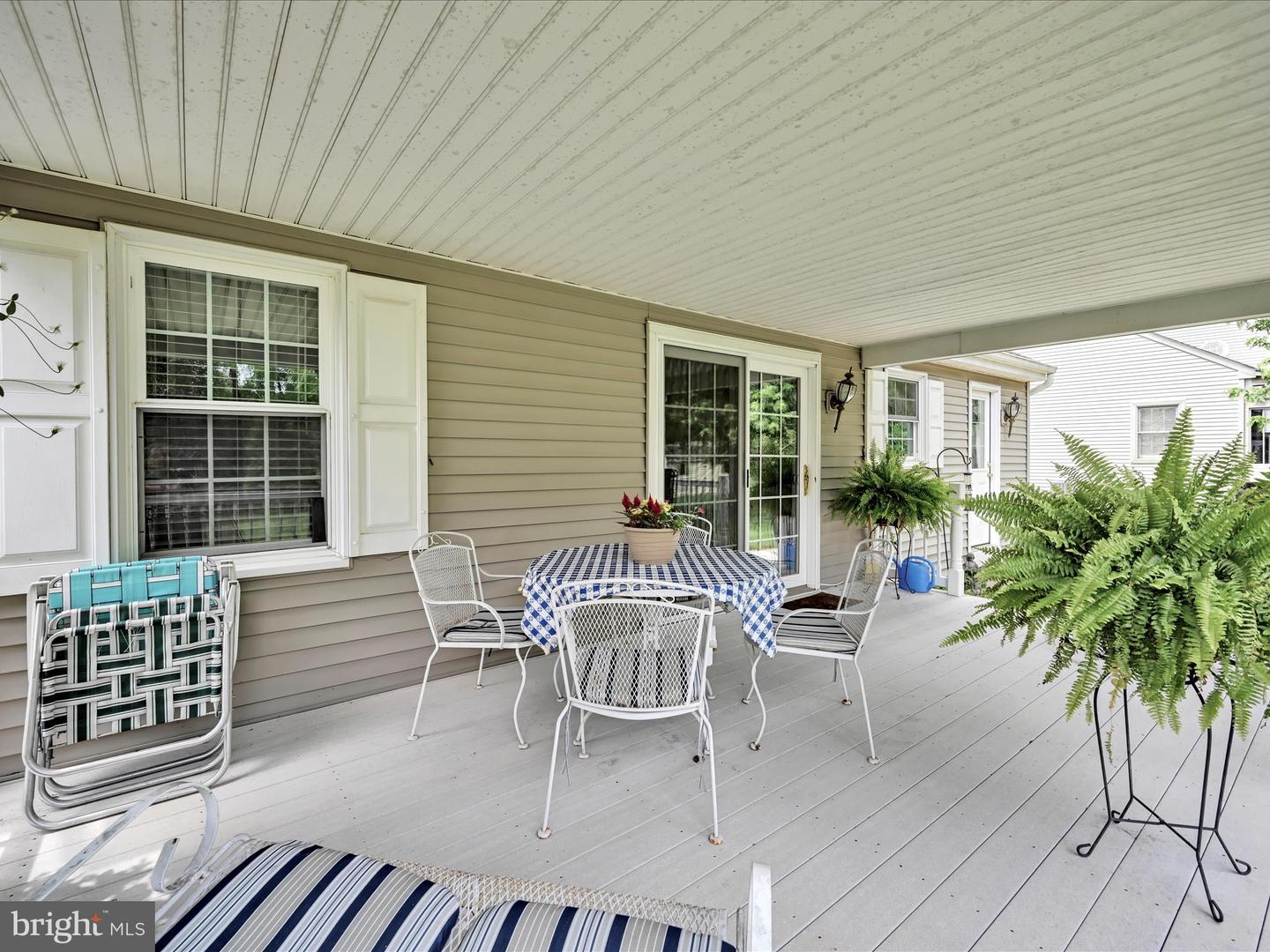 138 Laurie Ln