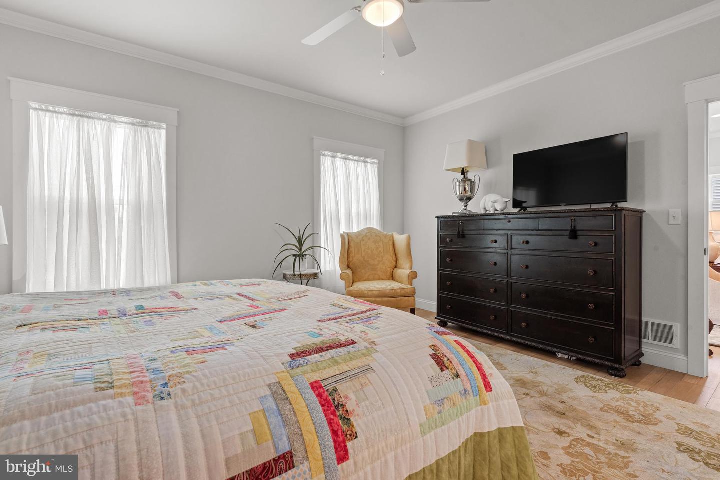 1806 Emerald Way