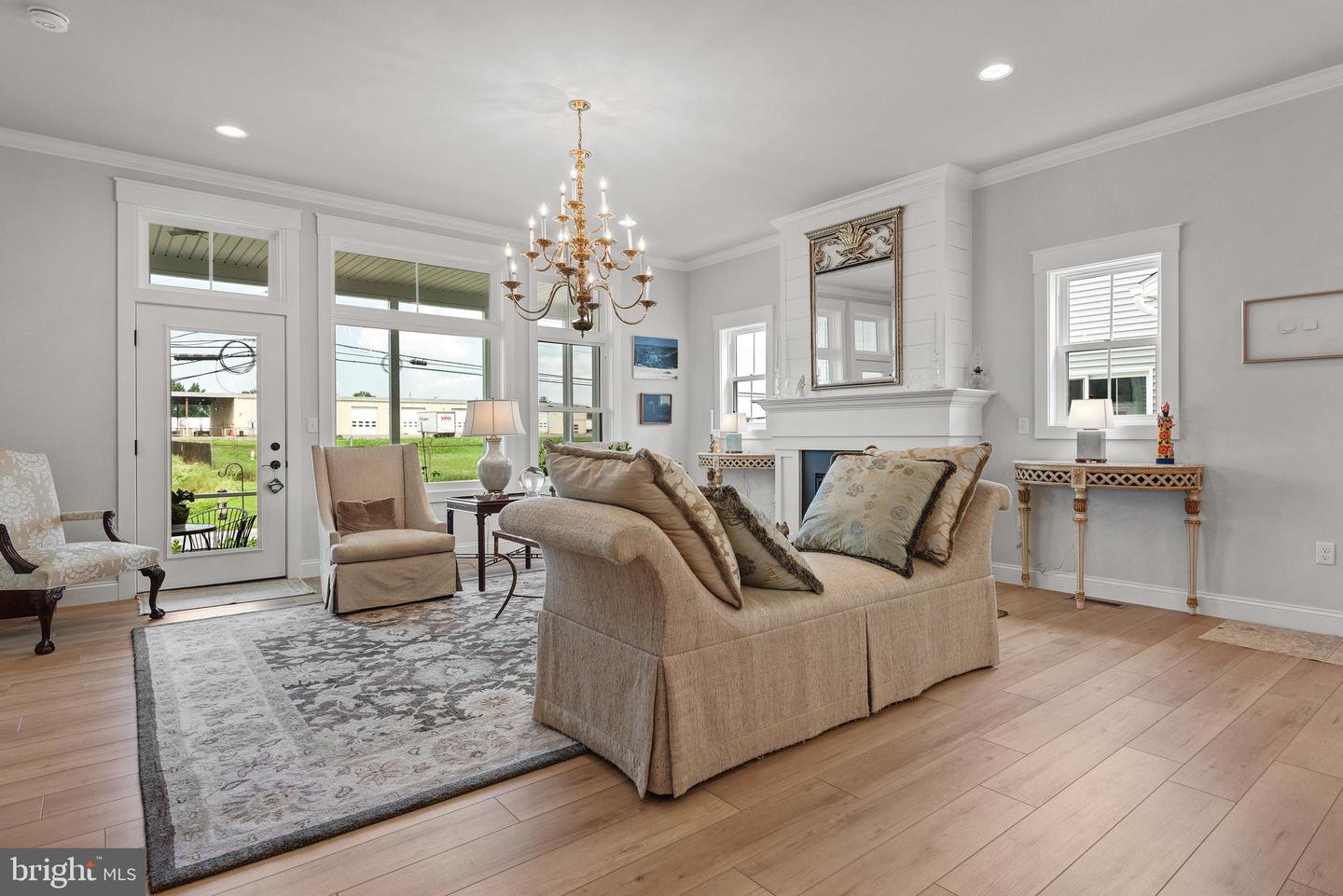 1806 Emerald Way