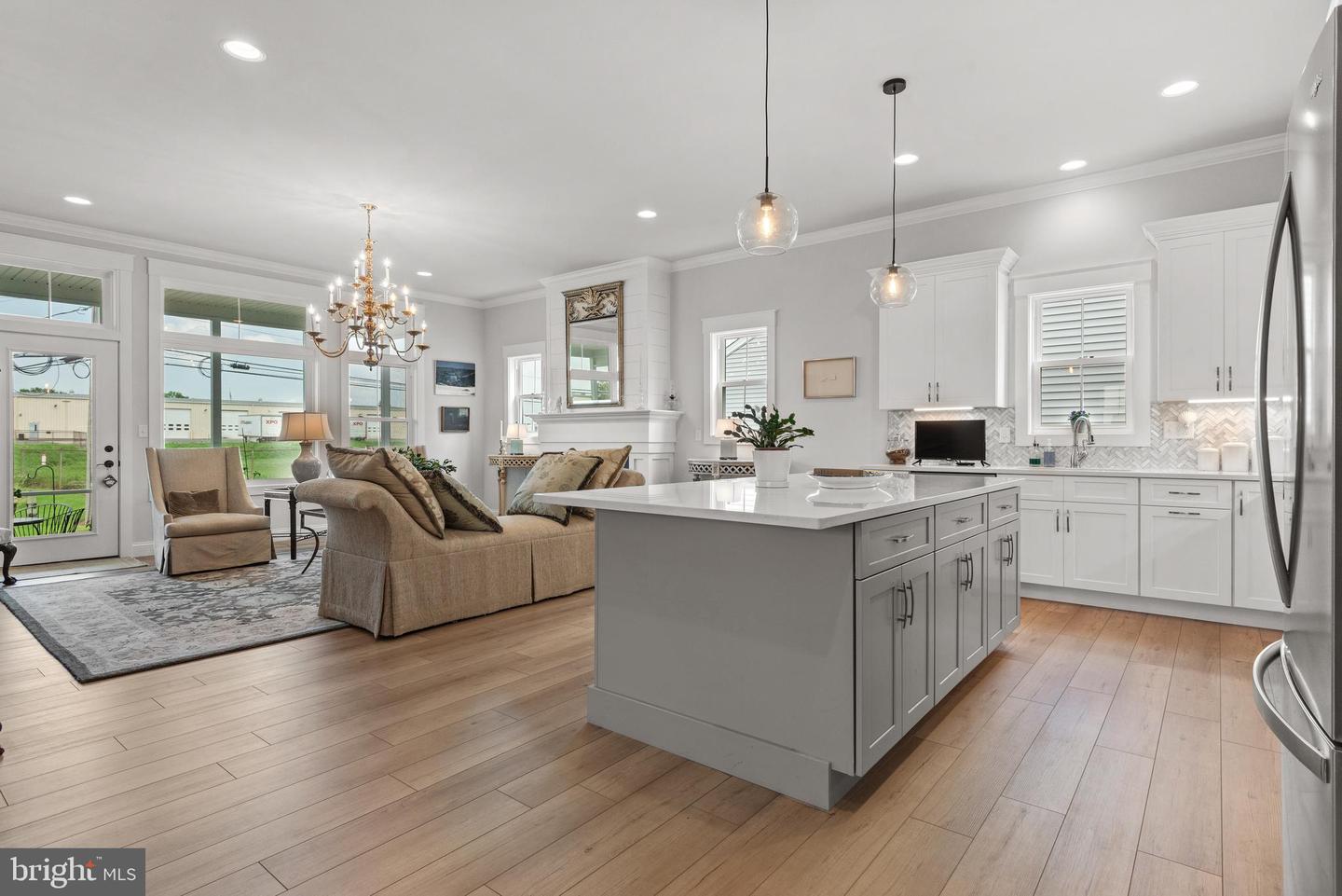 1806 Emerald Way