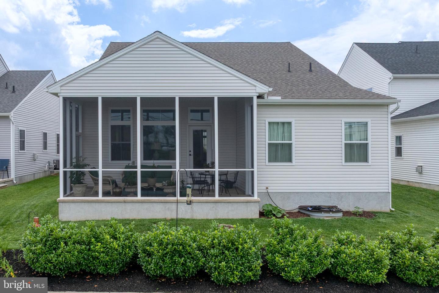 1806 Emerald Way