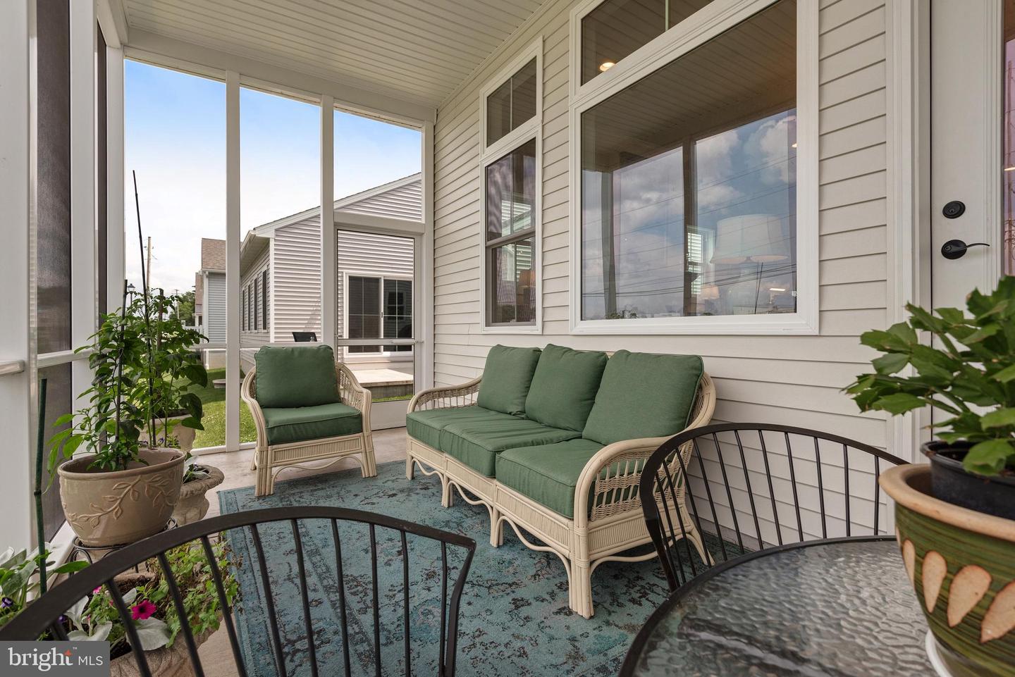 1806 Emerald Way