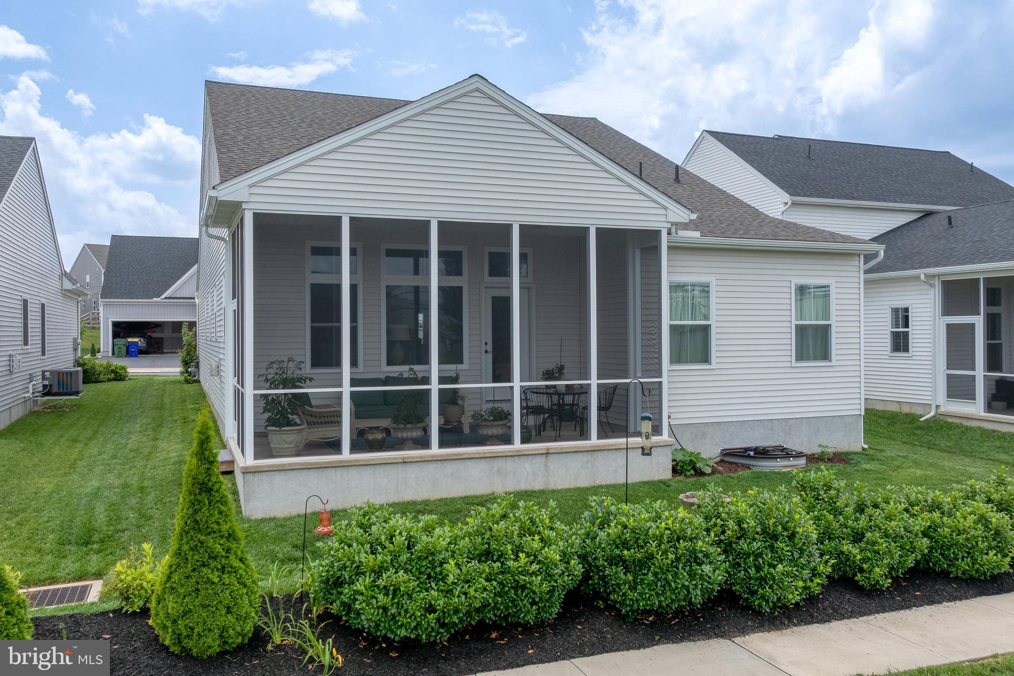 1806 Emerald Way