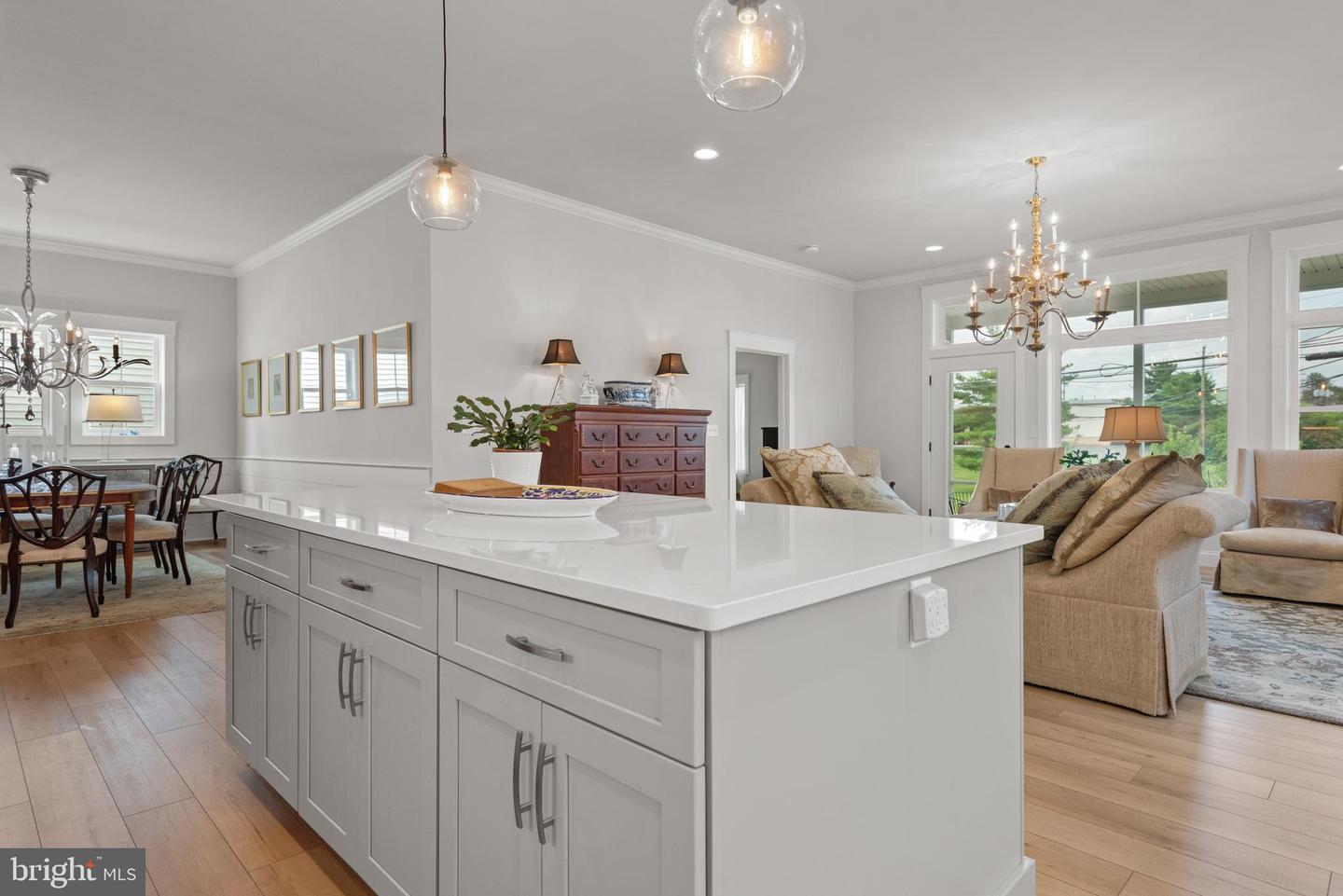 1806 Emerald Way