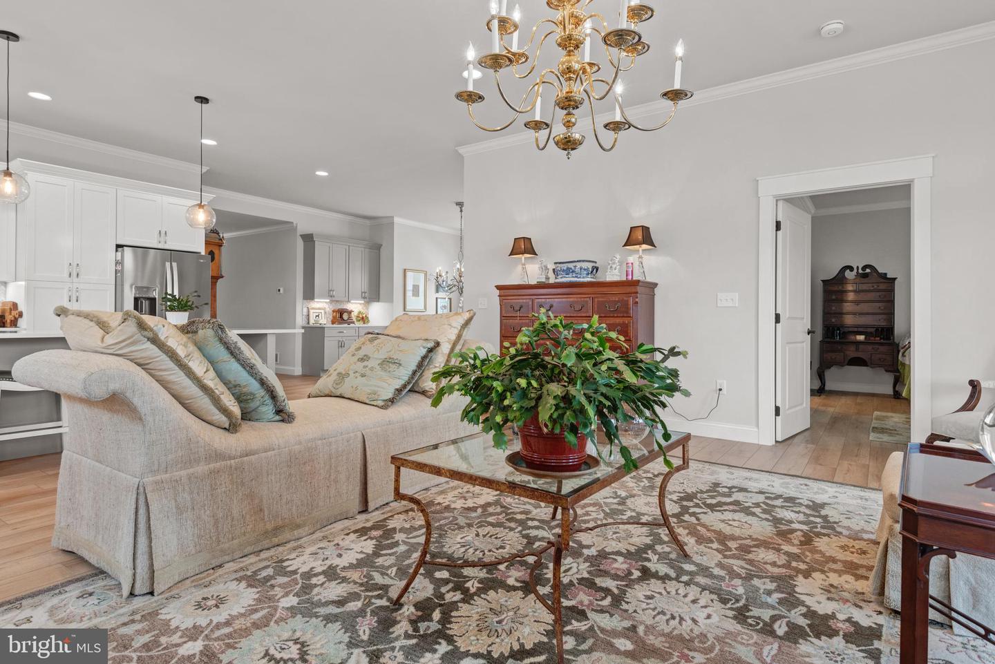 1806 Emerald Way
