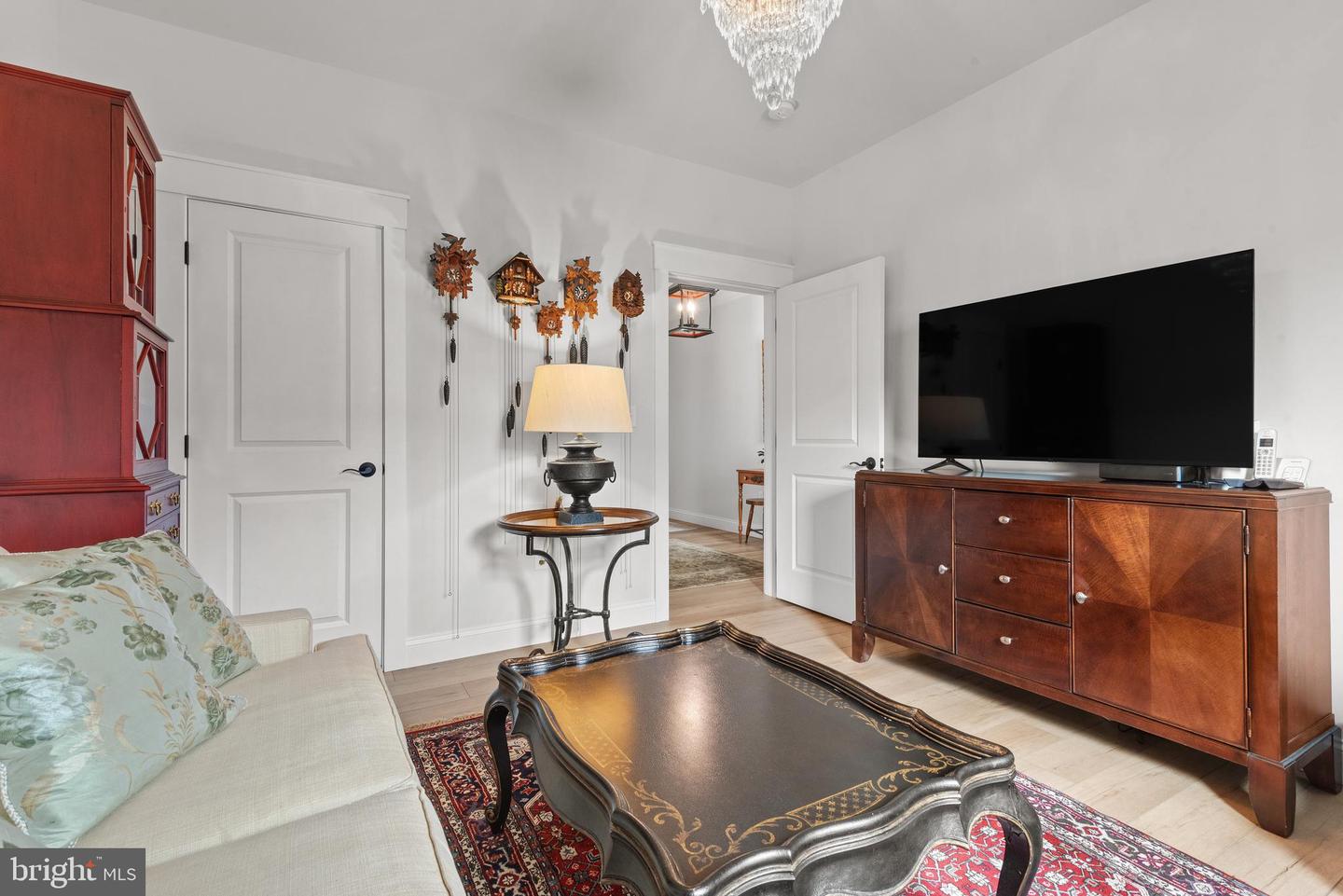 1806 Emerald Way