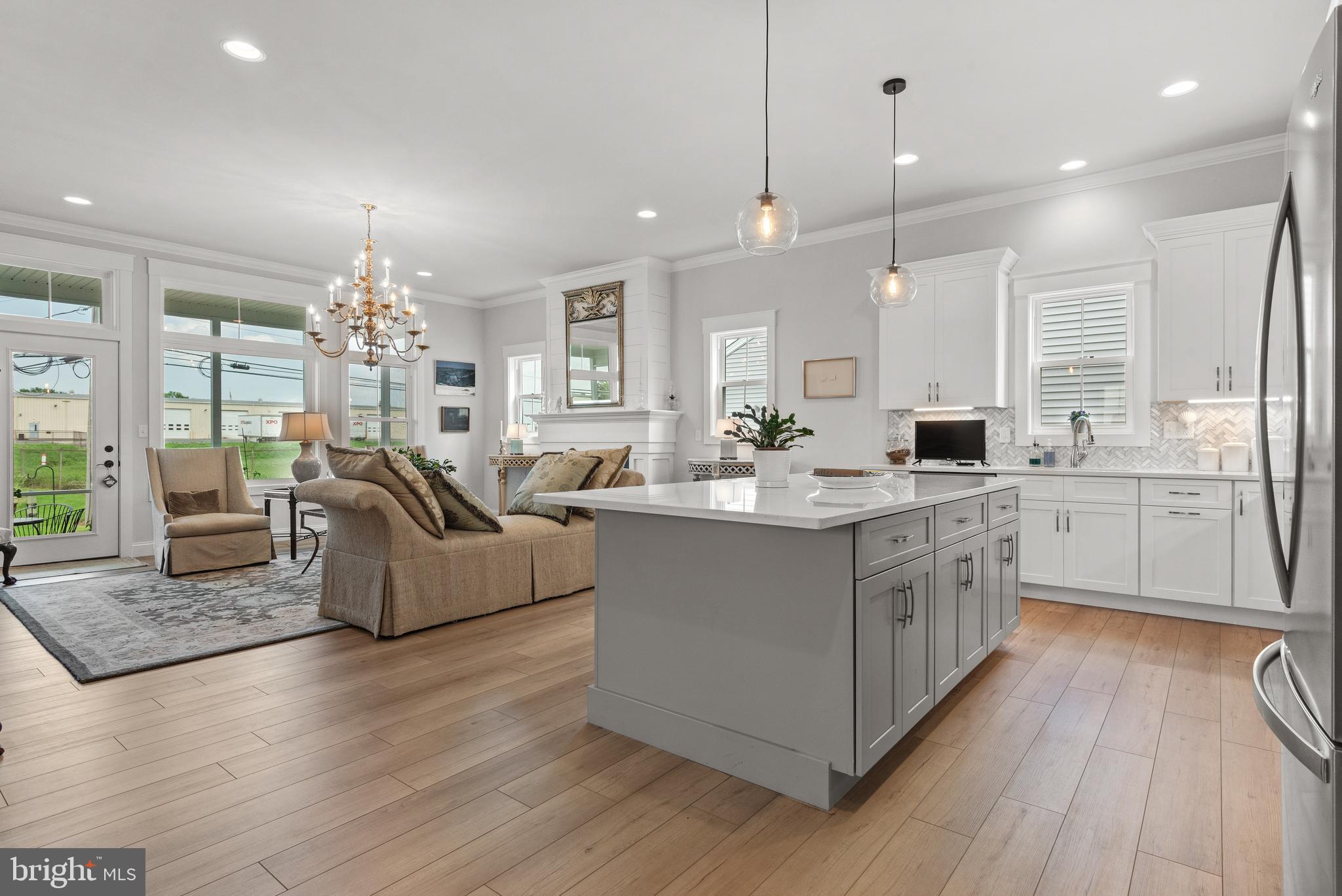 1806 Emerald Way