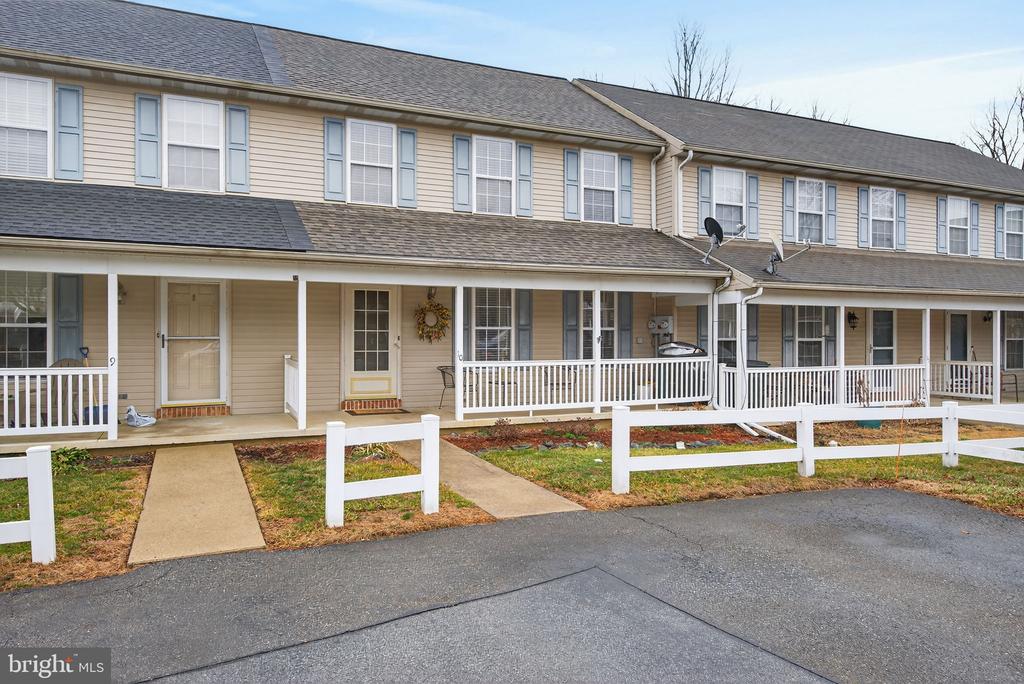 10 COLD STREAM DRIVE