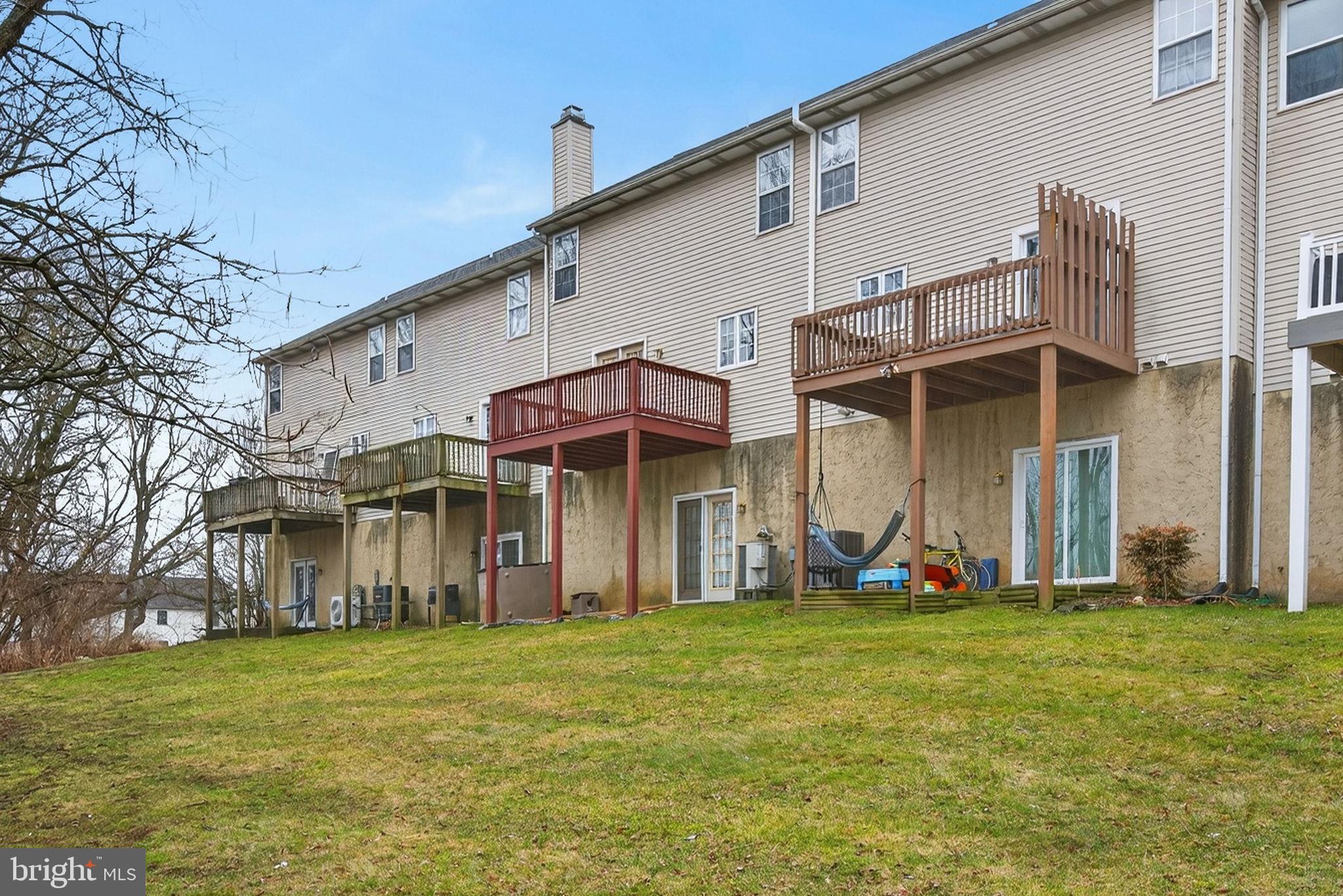 10 COLD STREAM DRIVE