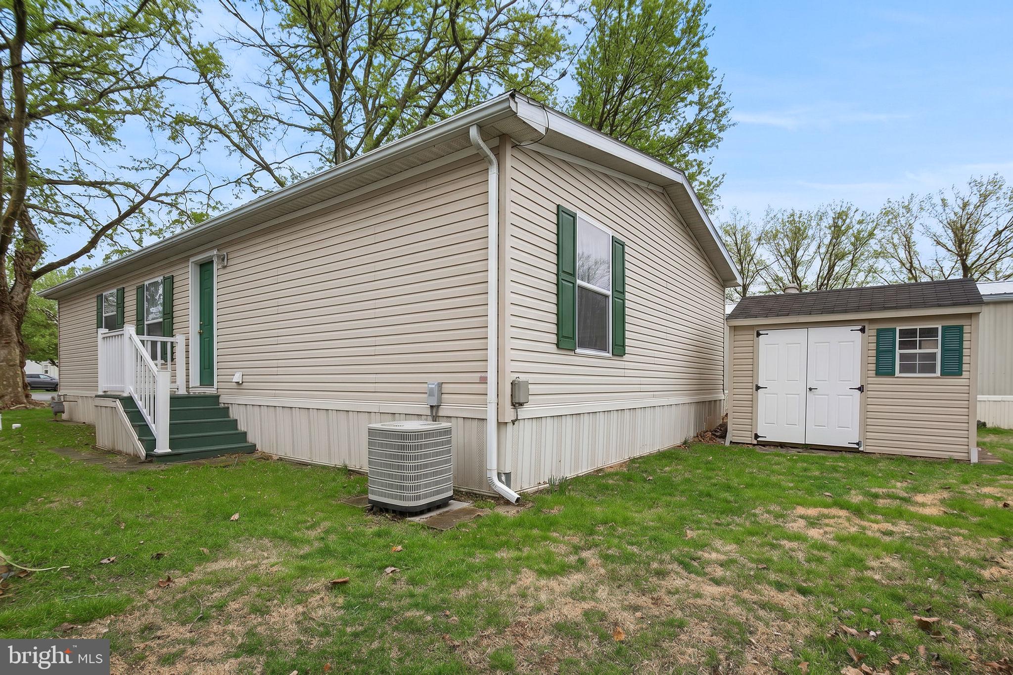 723 SHERRY LANE