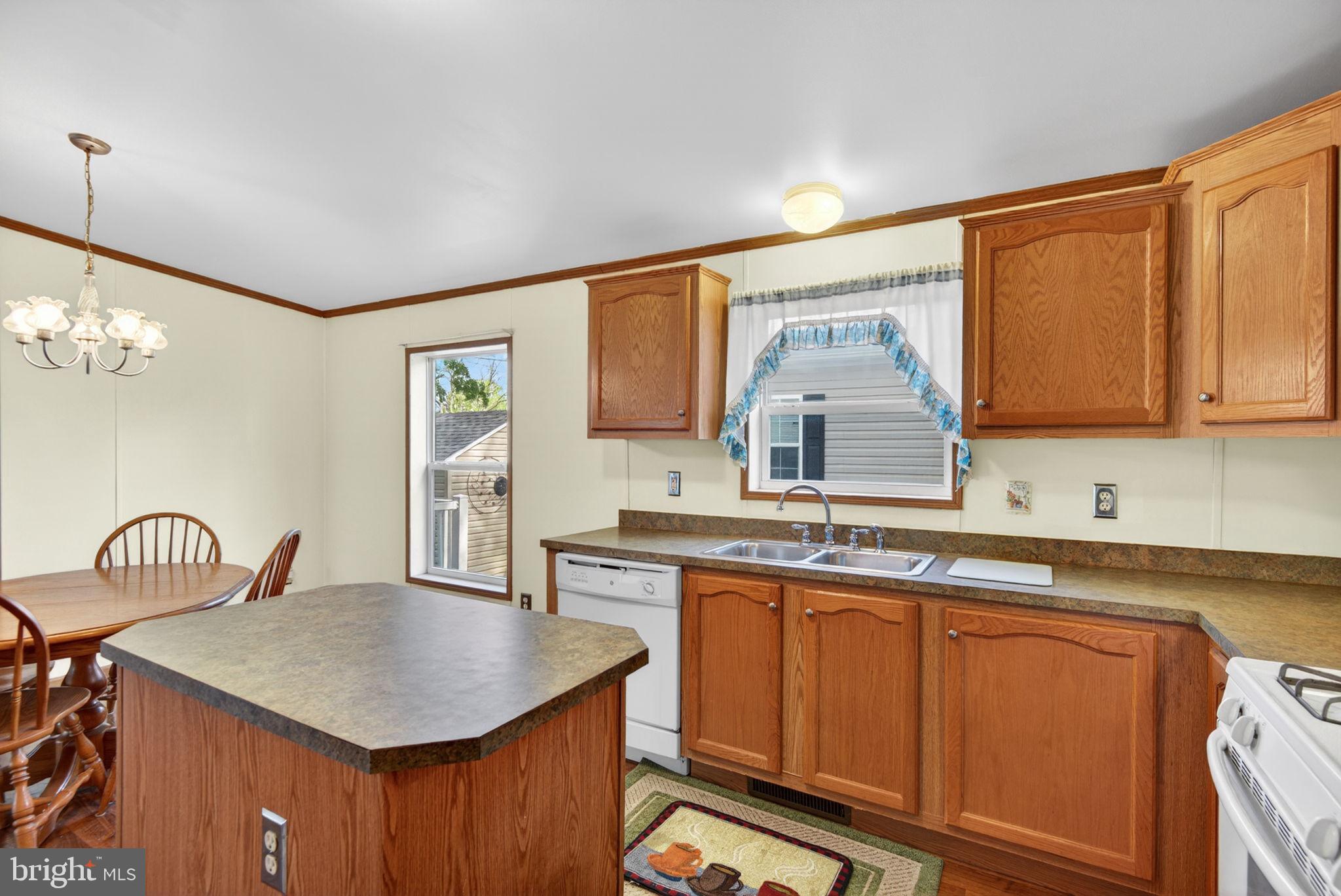 723 SHERRY LANE