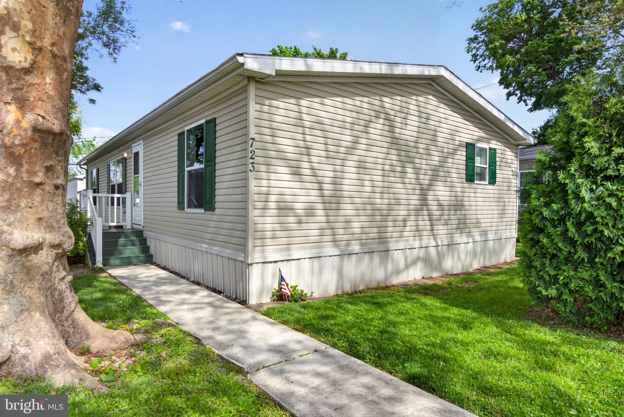 723 SHERRY LANE