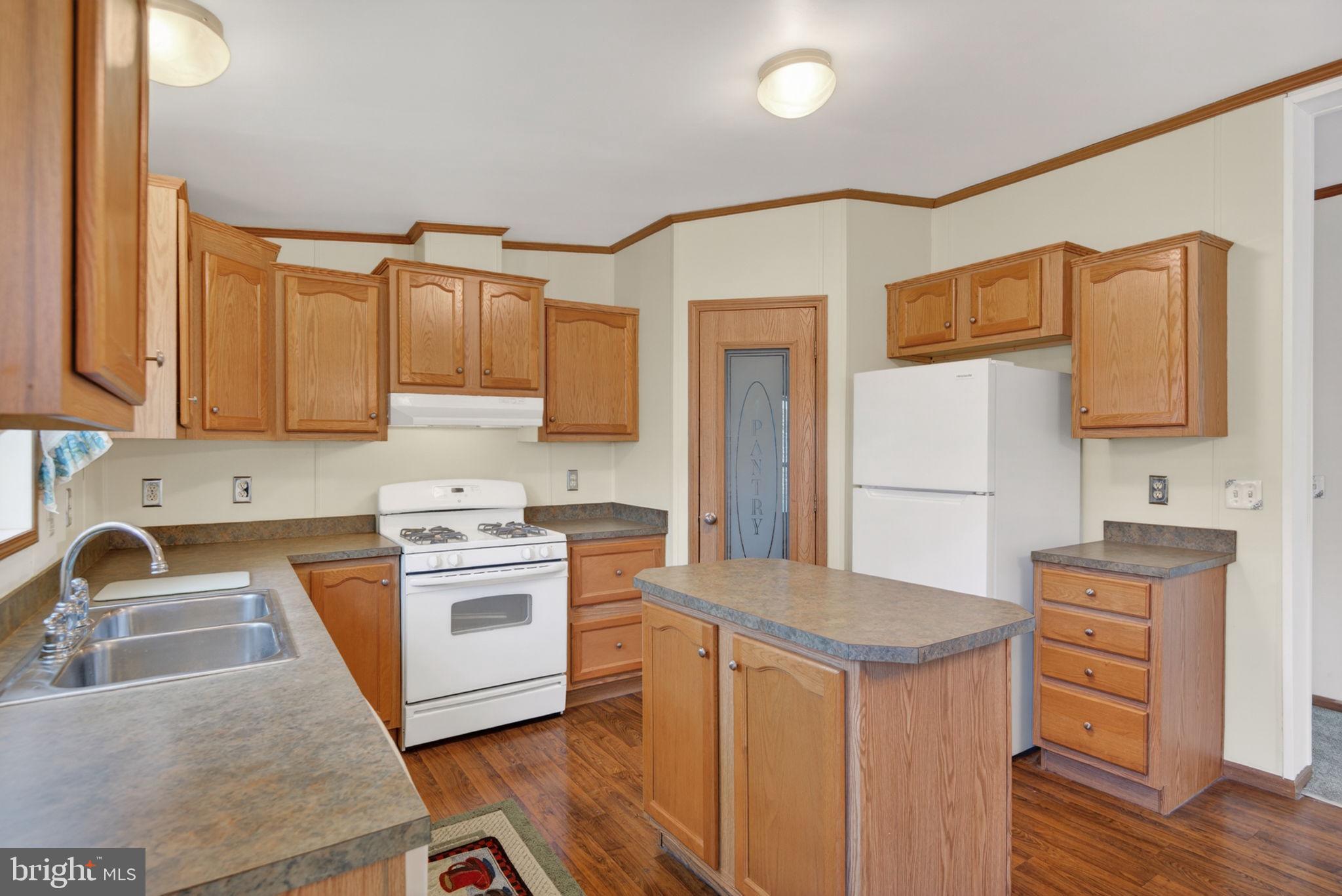 723 SHERRY LANE