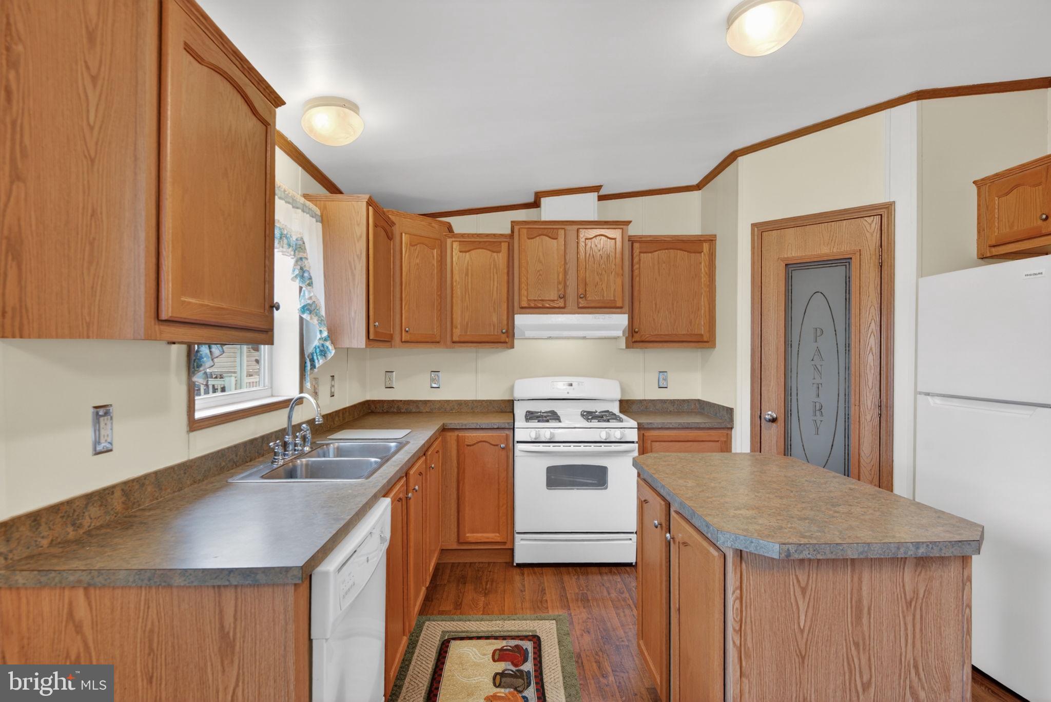 723 SHERRY LANE