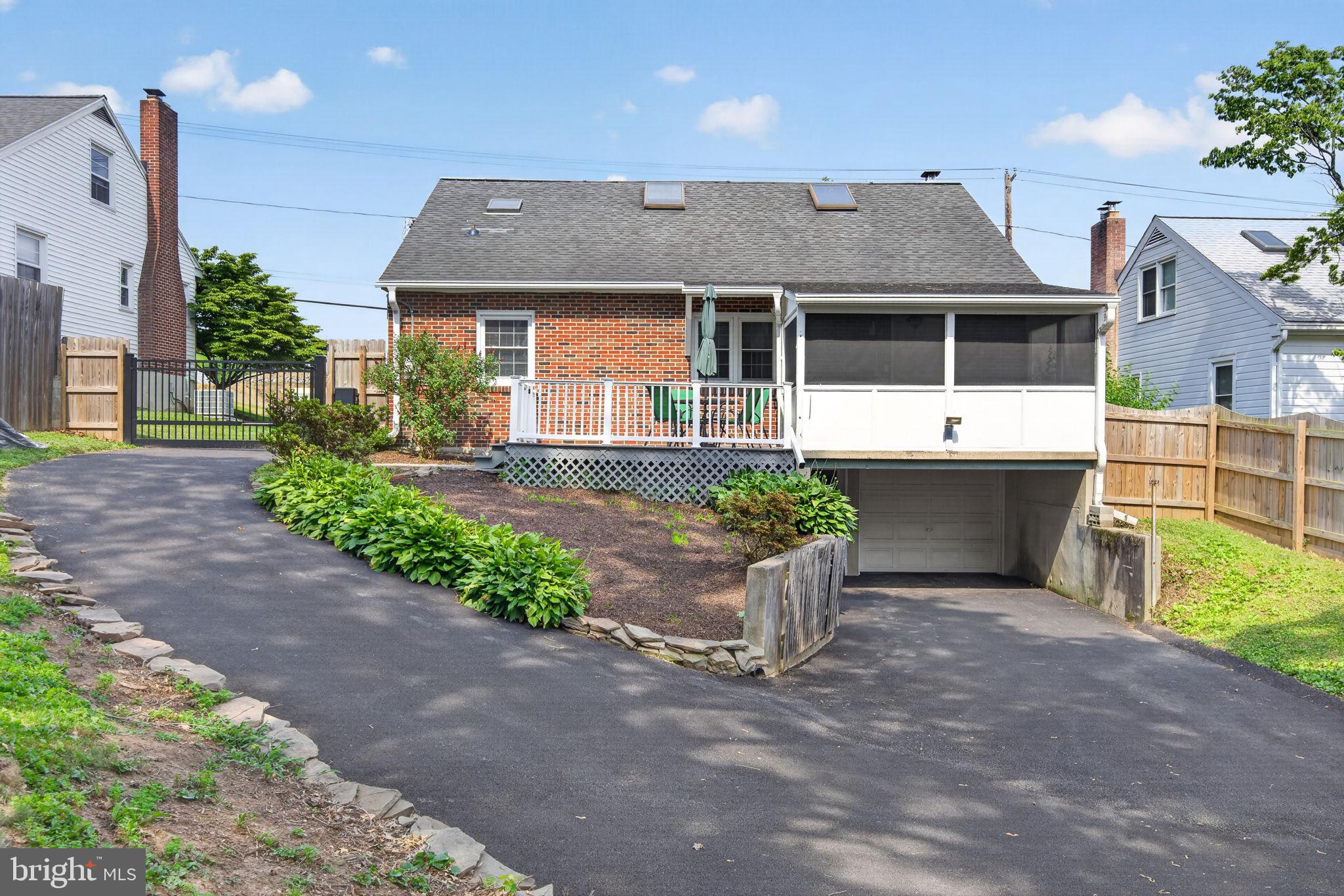 73 N DUKE STREET