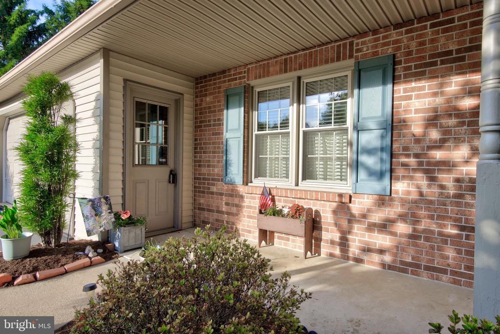 13 DIANE AVENUE