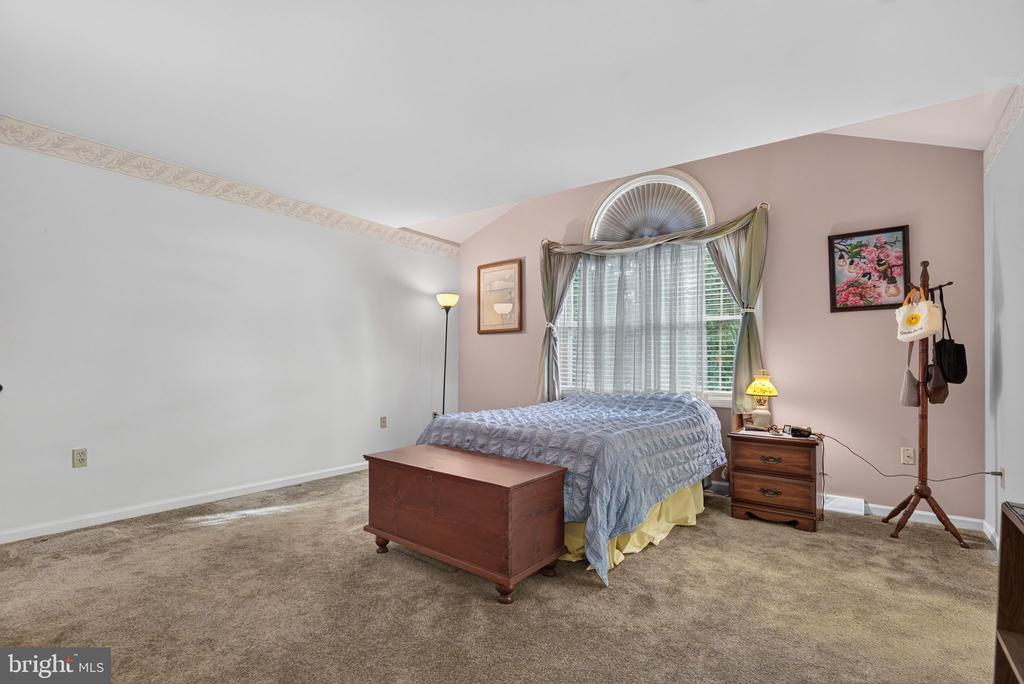 13 DIANE AVENUE