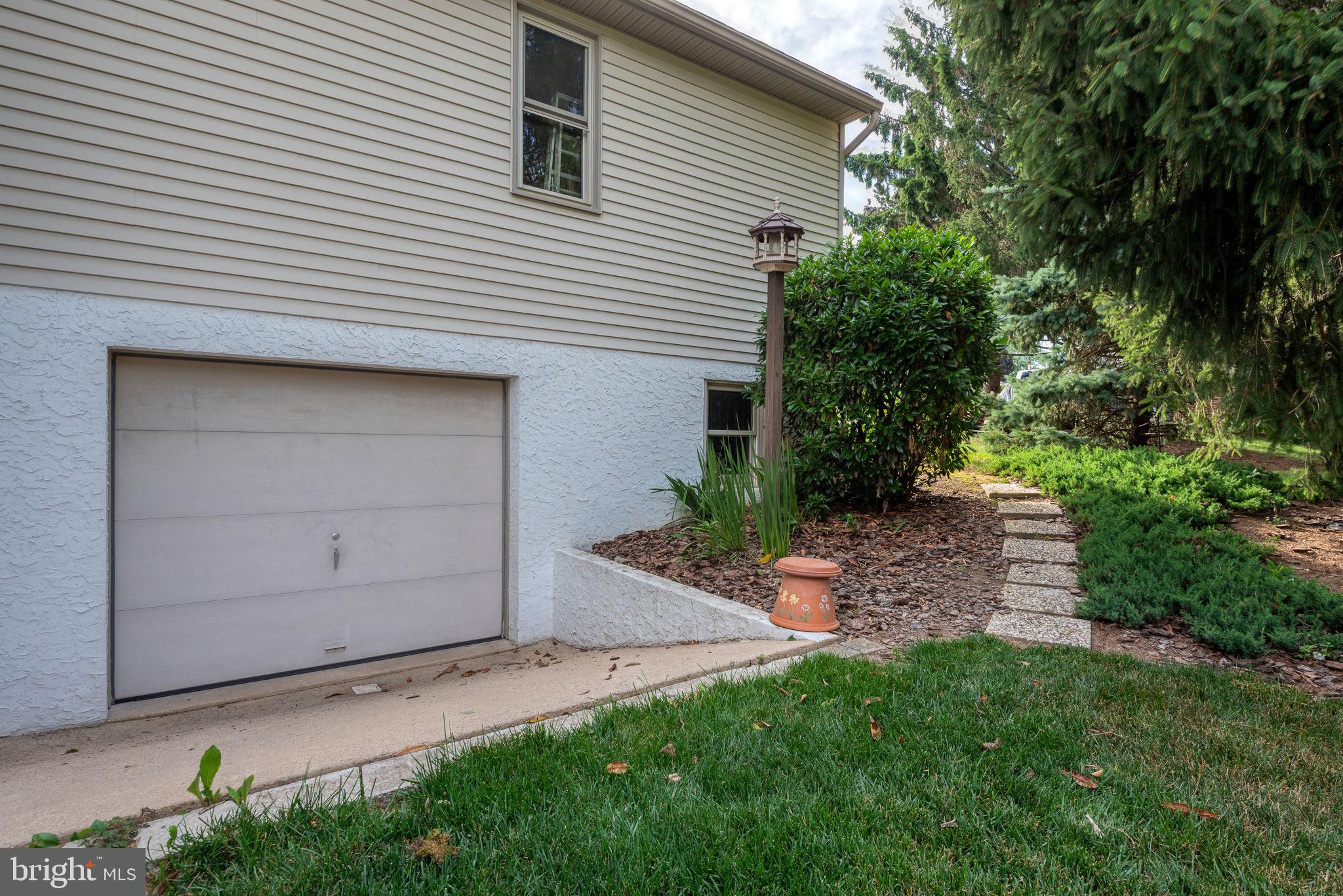 13 DIANE AVENUE