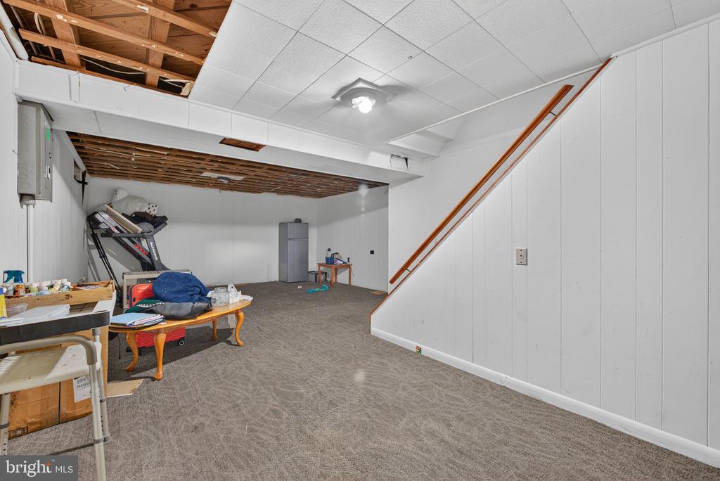 935 WABANK STREET