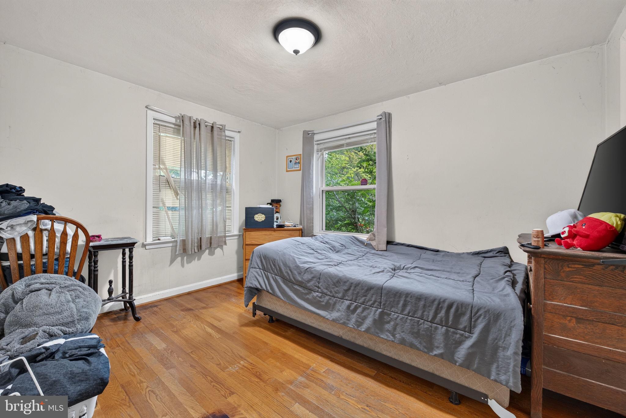 935 WABANK STREET
