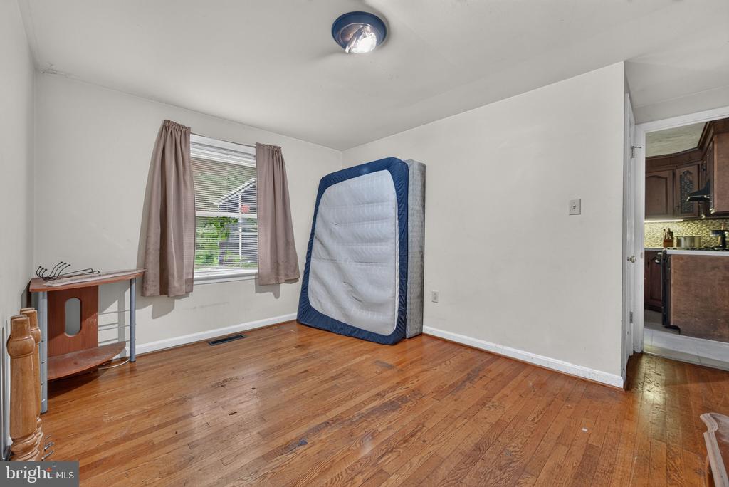 935 WABANK STREET