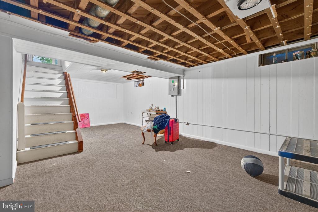 935 WABANK STREET