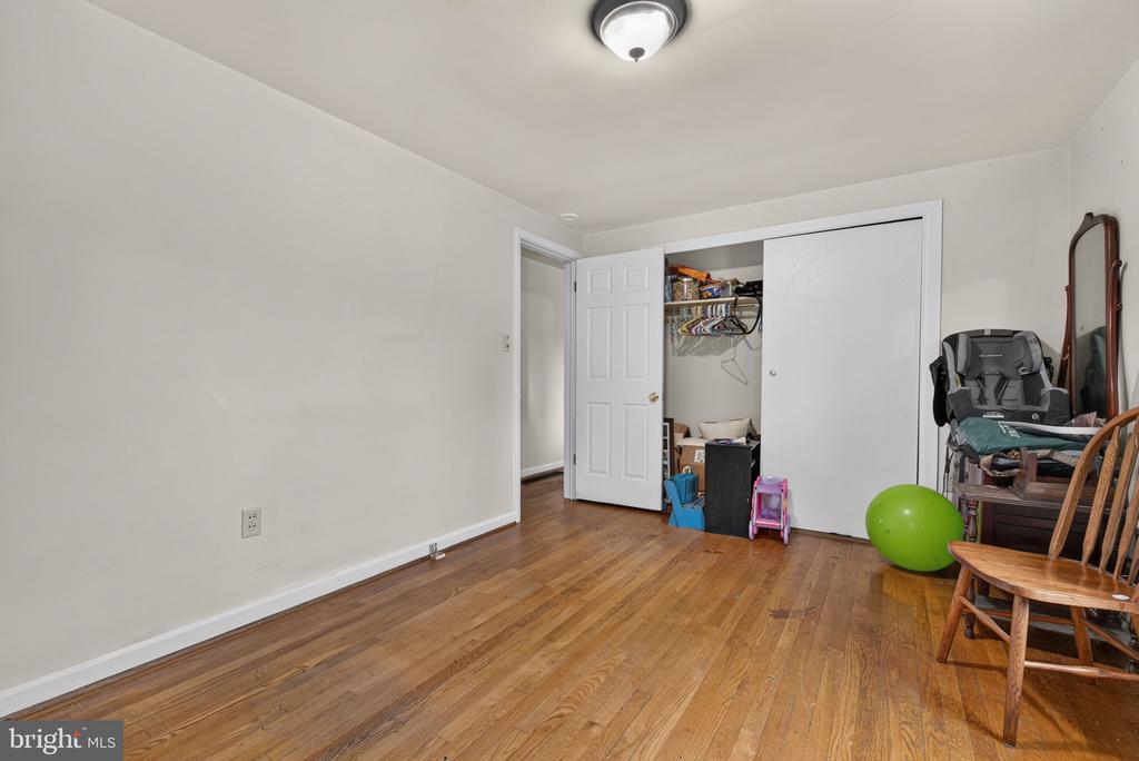 935 WABANK STREET