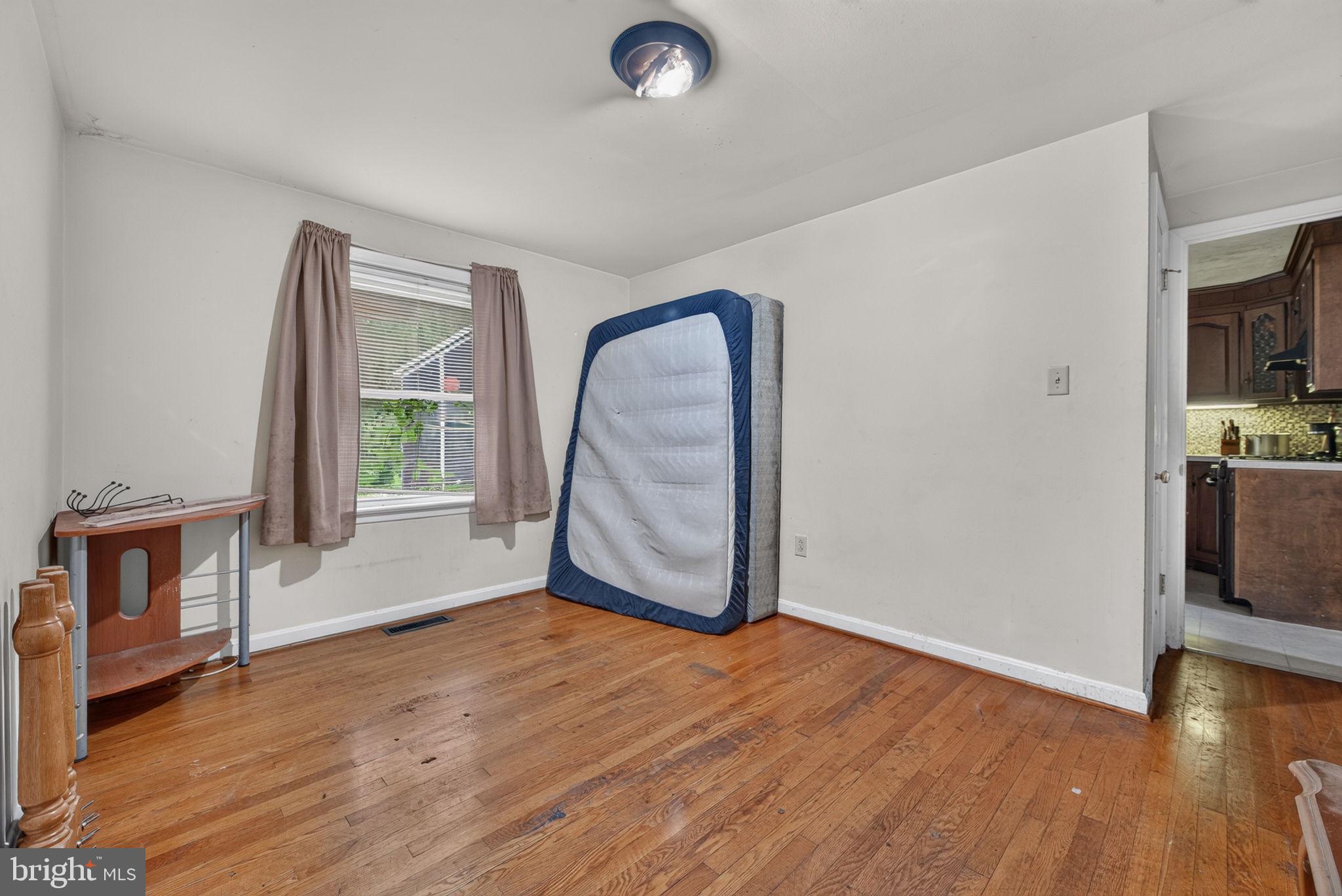 935 WABANK STREET