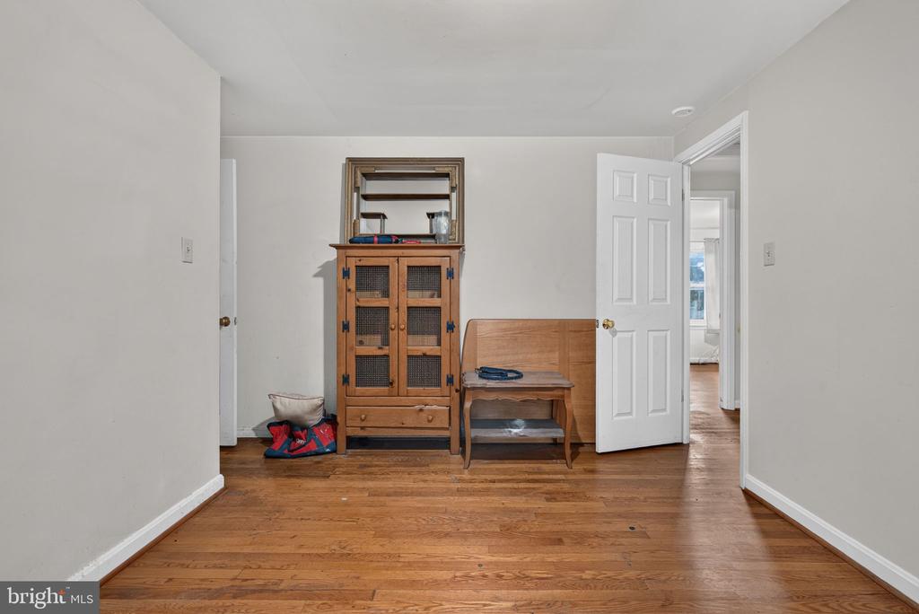 935 WABANK STREET