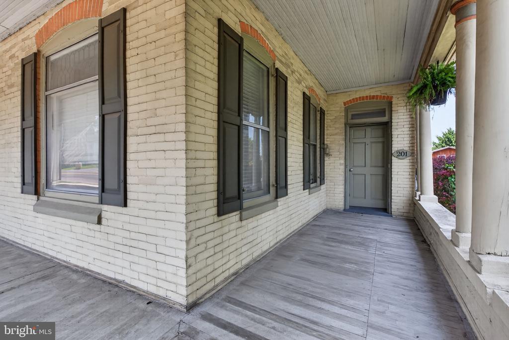 201 W MAIN STREET