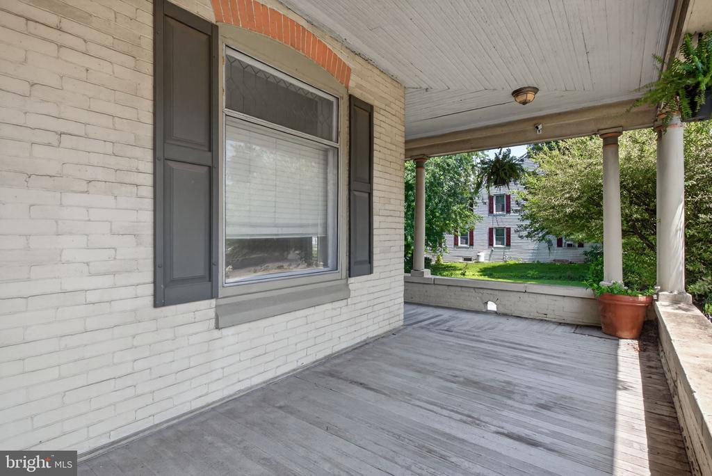 201 W MAIN STREET