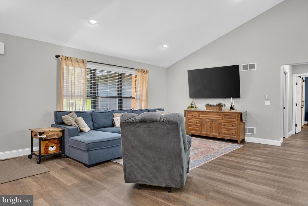 1455 LAUREL DRIVE