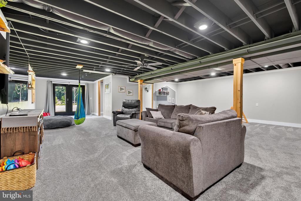 1455 LAUREL DRIVE