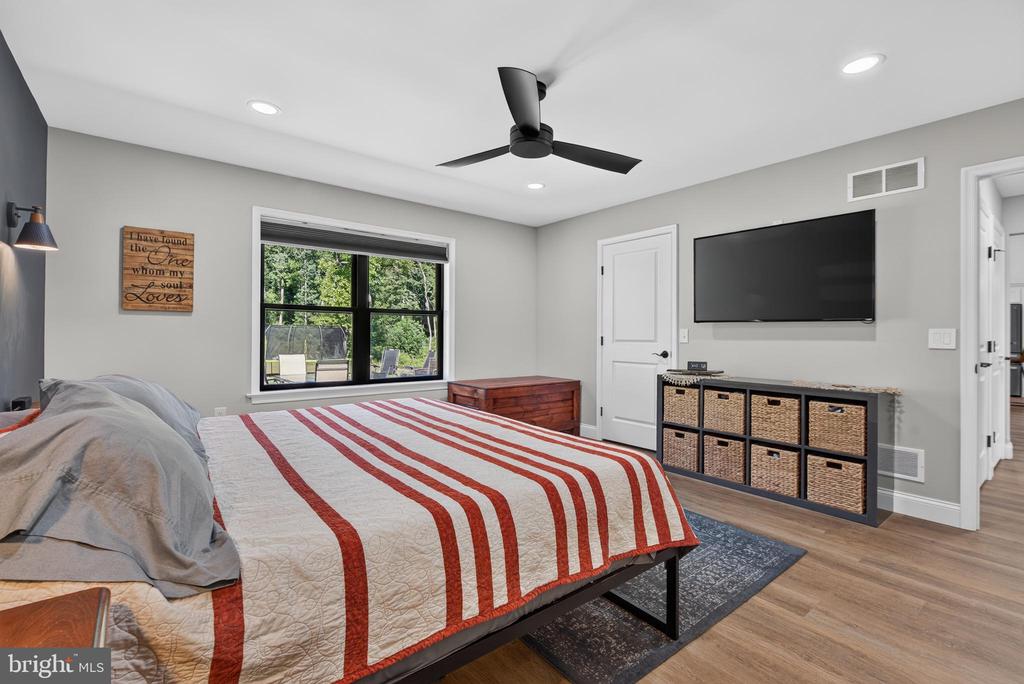 1455 LAUREL DRIVE