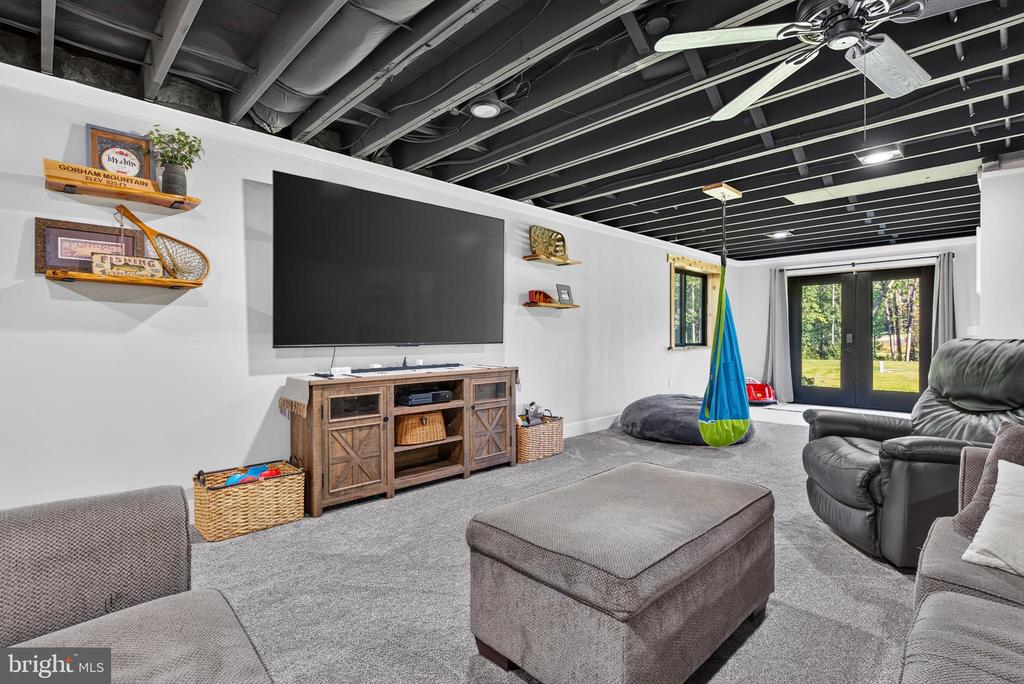 1455 LAUREL DRIVE