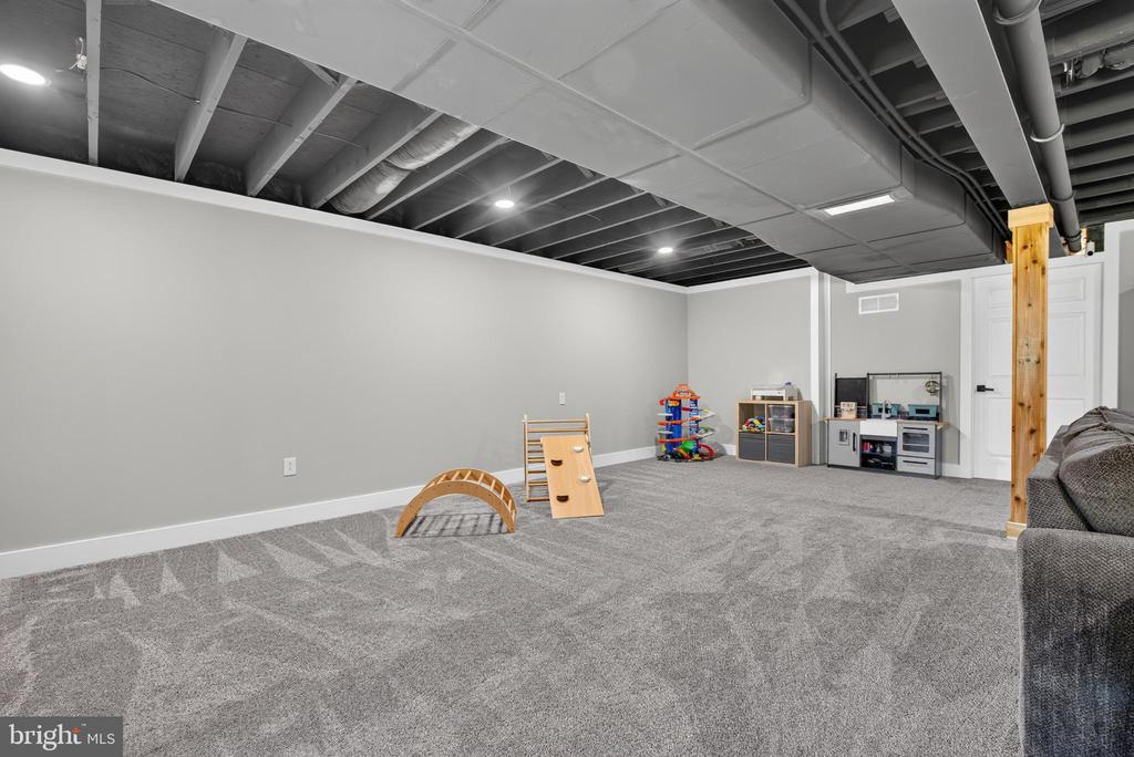1455 LAUREL DRIVE