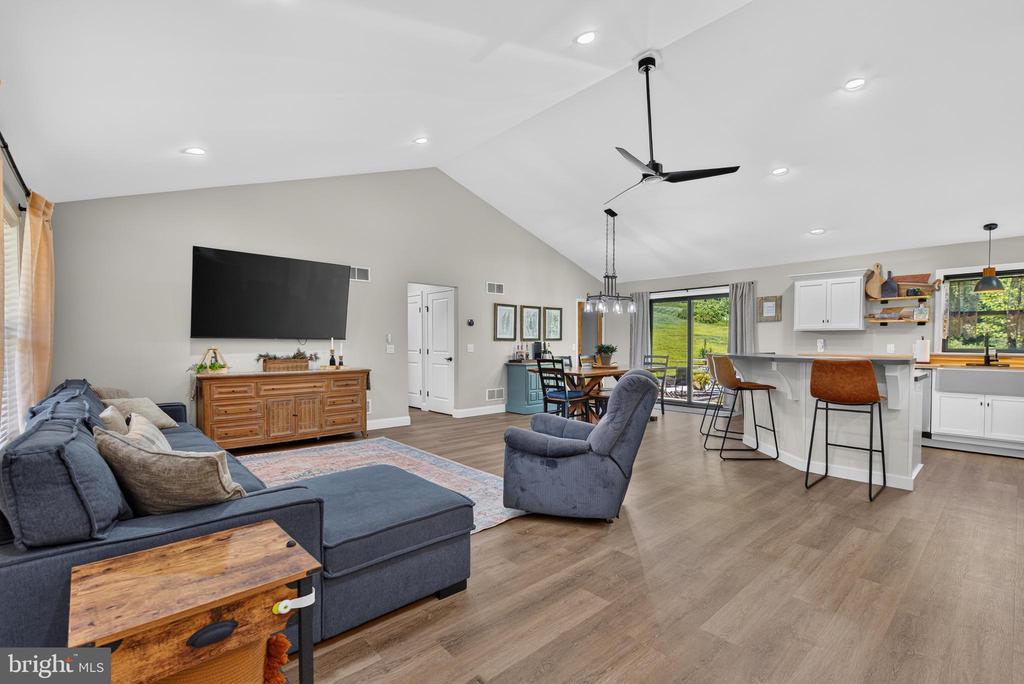 1455 LAUREL DRIVE