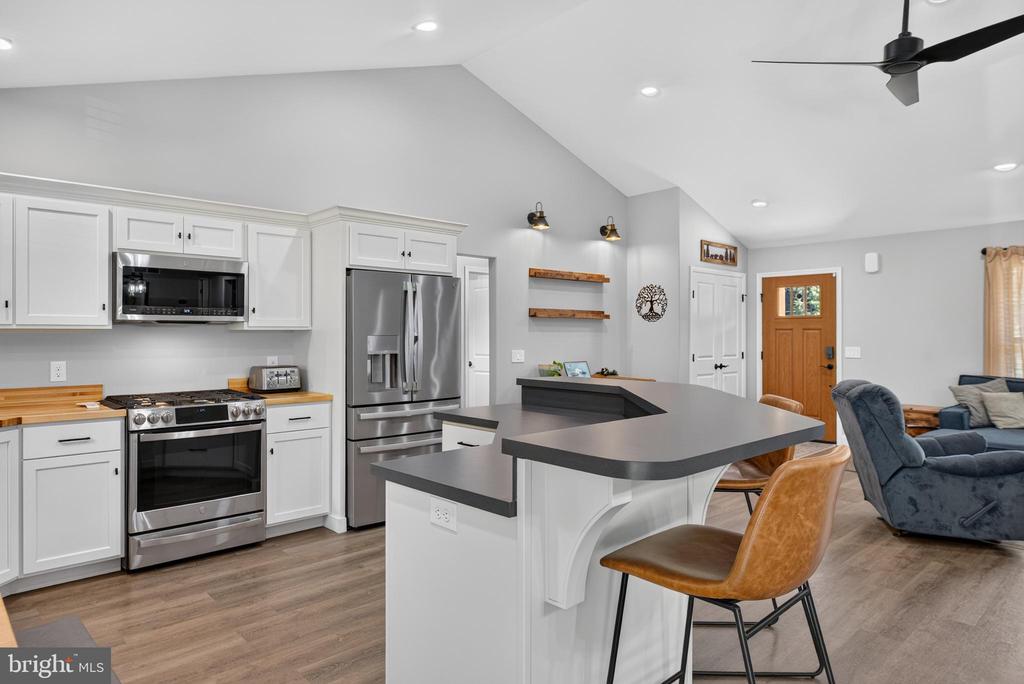 1455 LAUREL DRIVE