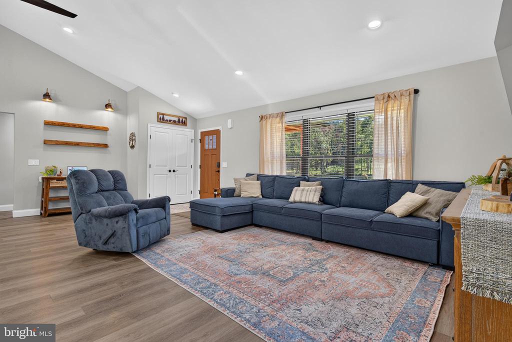 1455 LAUREL DRIVE