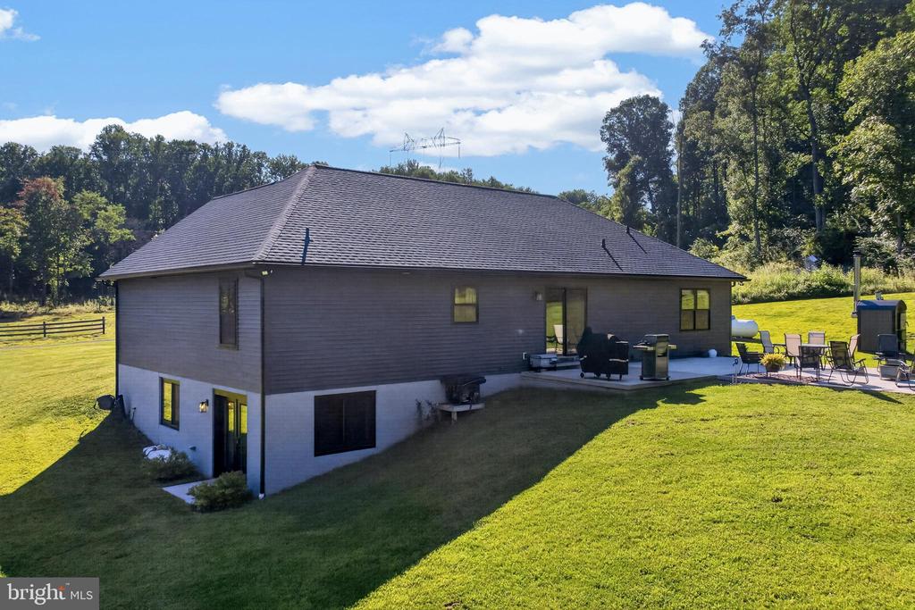 1455 LAUREL DRIVE