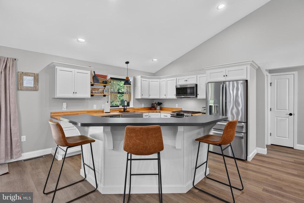 1455 LAUREL DRIVE