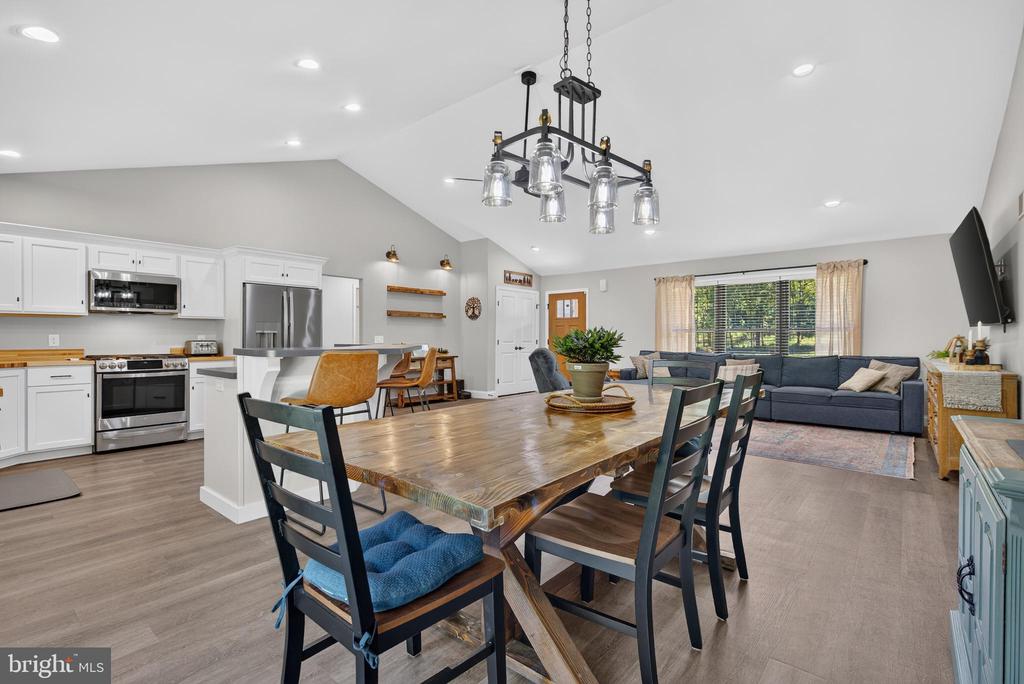 1455 LAUREL DRIVE