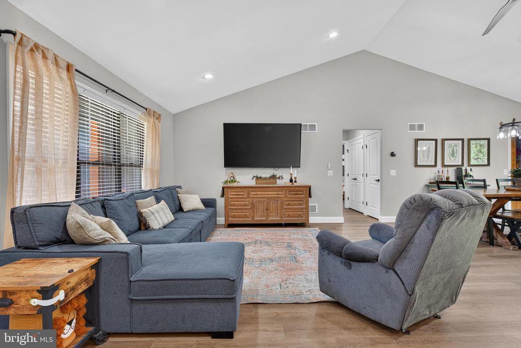 1455 LAUREL DRIVE