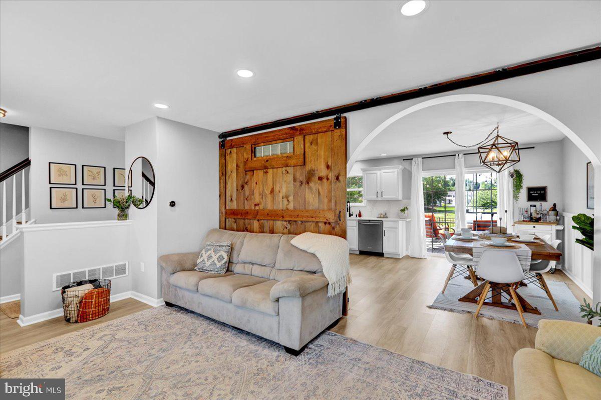 5 Willowcreek Ave