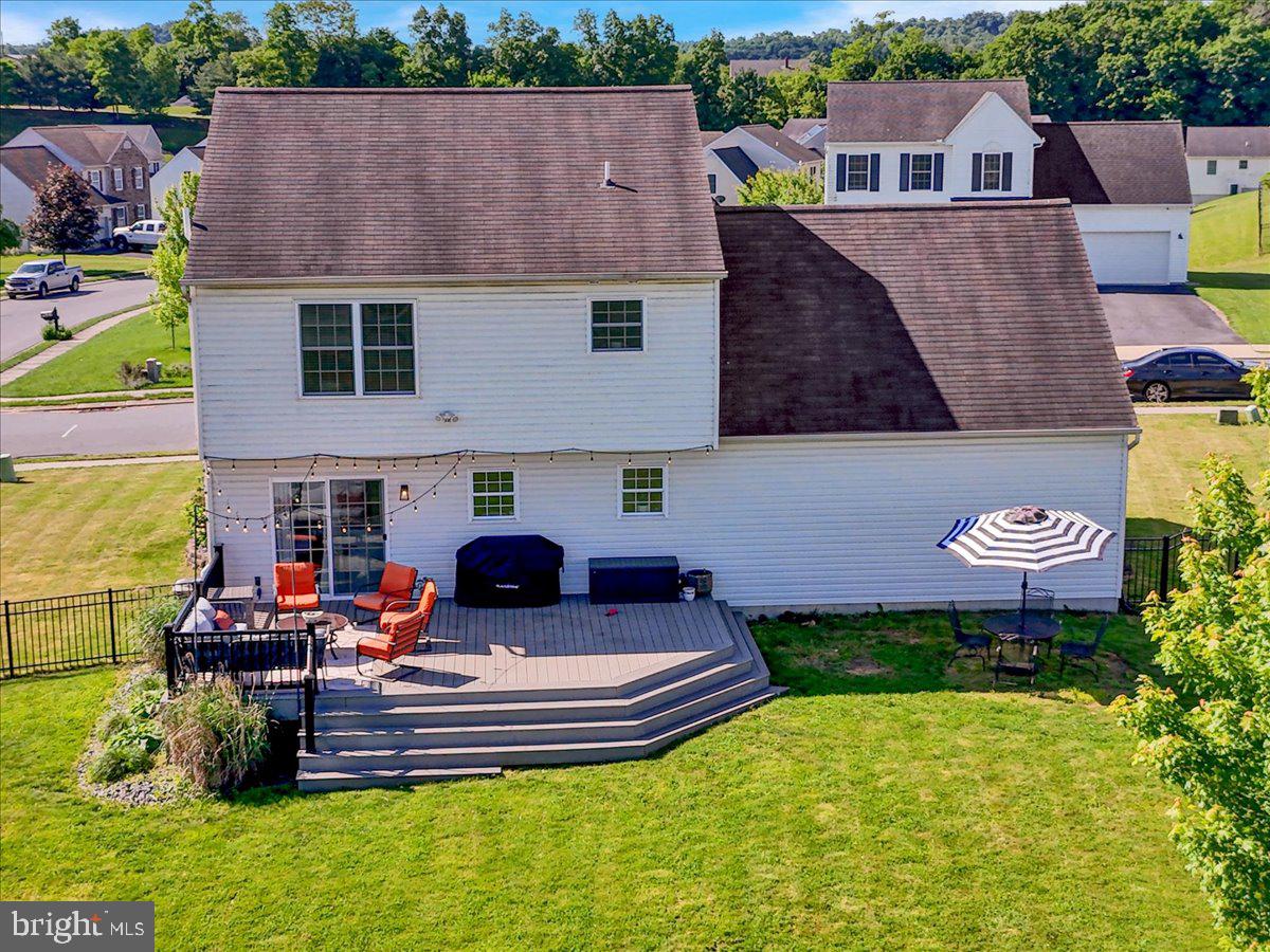 5 Willowcreek Ave