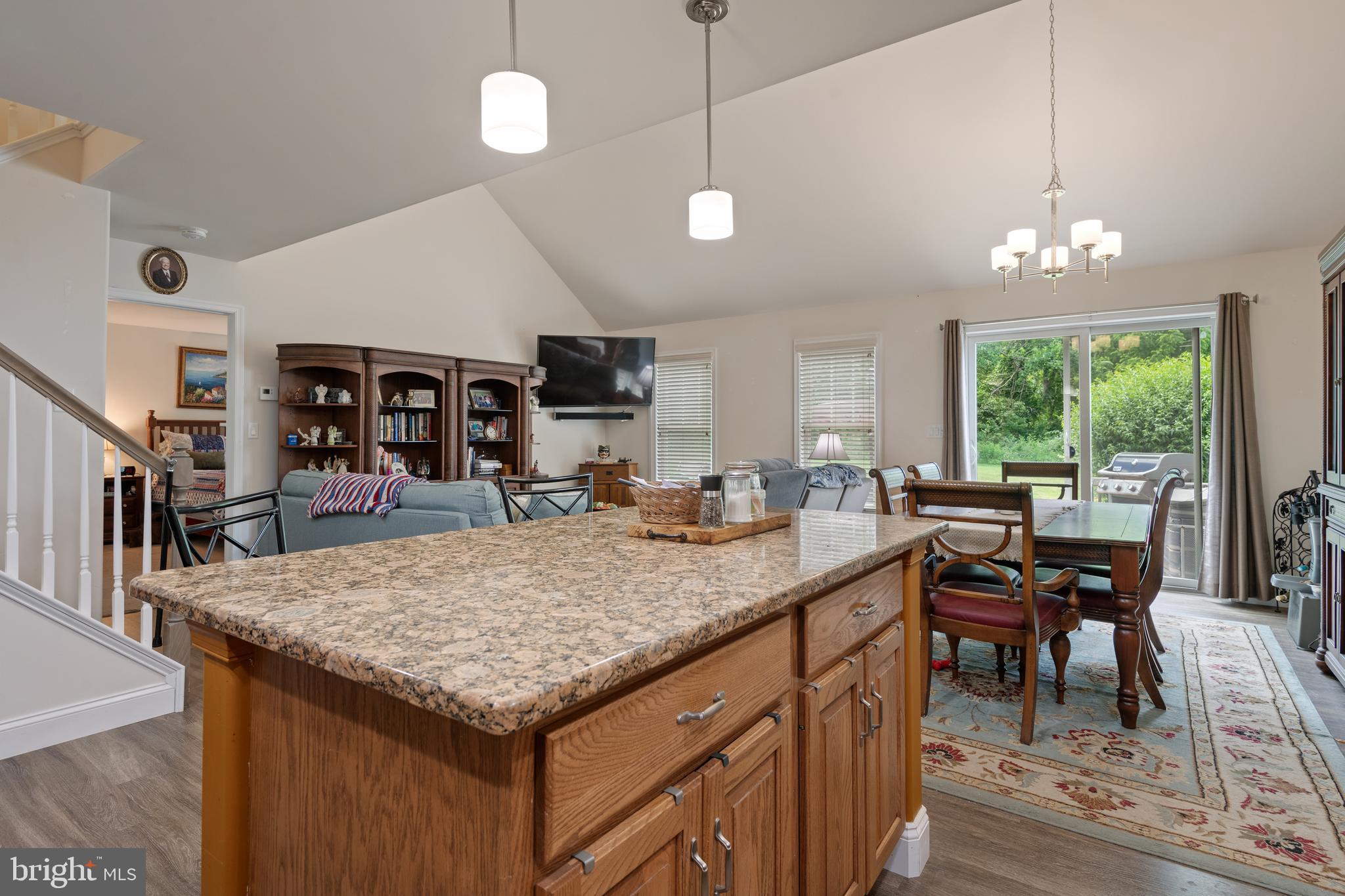 1128 Alden Way