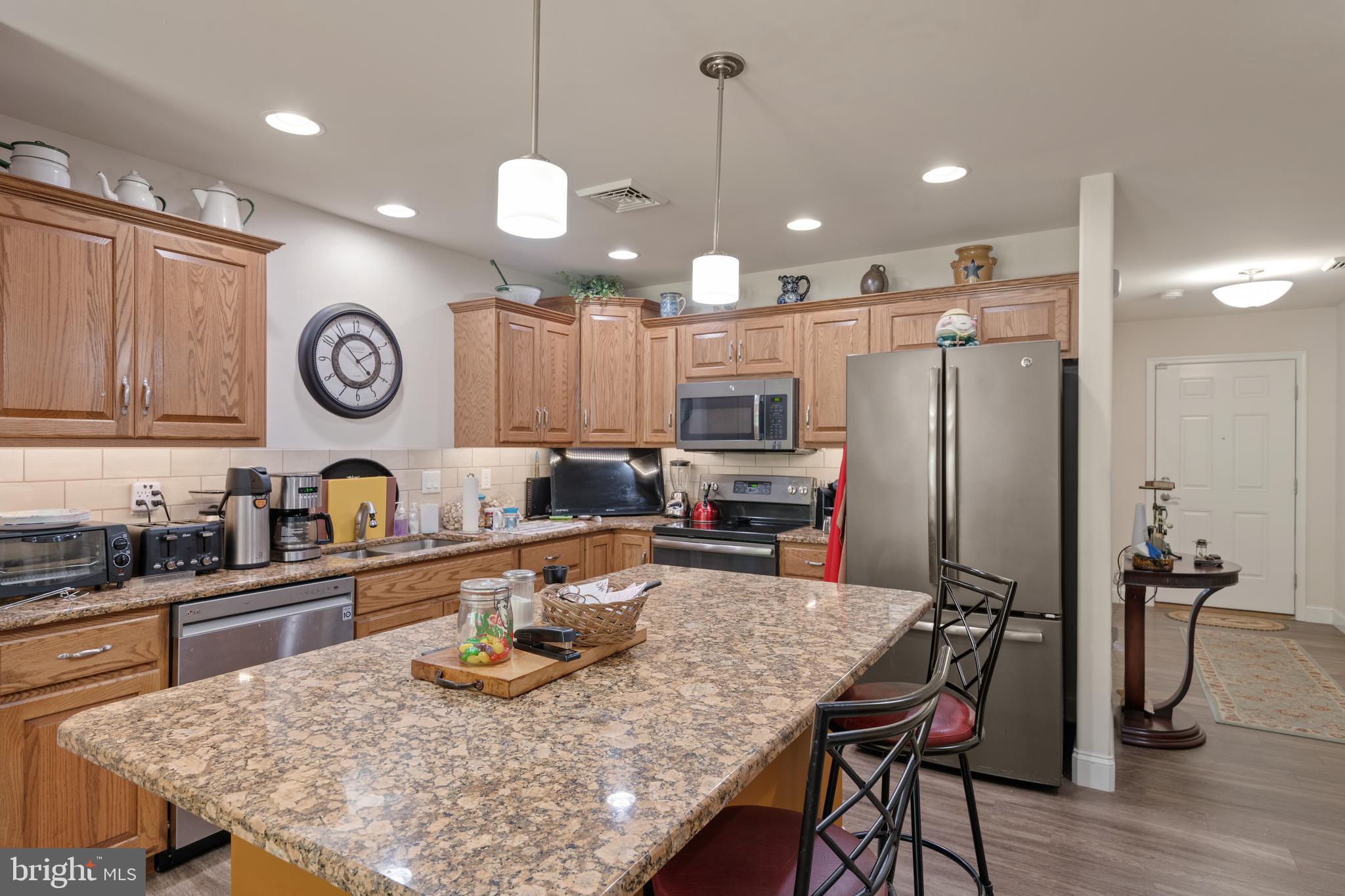 1128 Alden Way